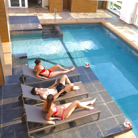 Admiral Park By Falco D'oro 졸라프레도사