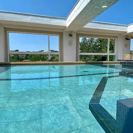 Admiral Park By Falco D'oro 호텔 졸라프레도사