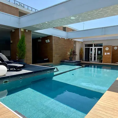 호텔 Admiral Park By Falco D'oro 졸라프레도사