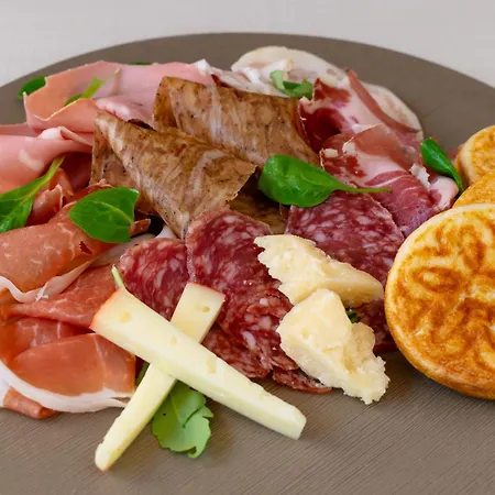 호텔 Admiral Park By Falco D'oro 졸라프레도사