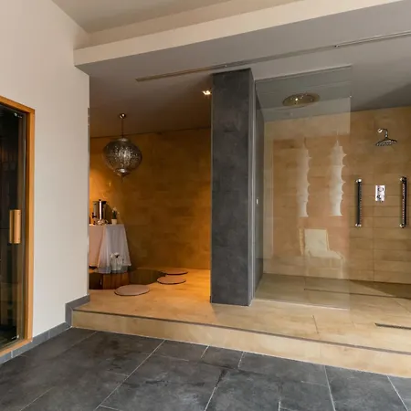 호텔 Admiral Park By Falco D'oro 졸라프레도사