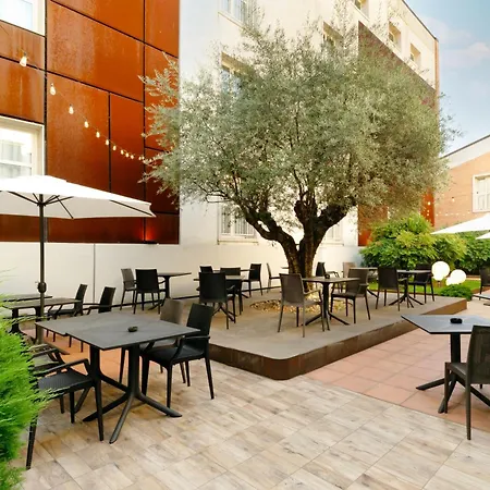 Admiral Park Hotel